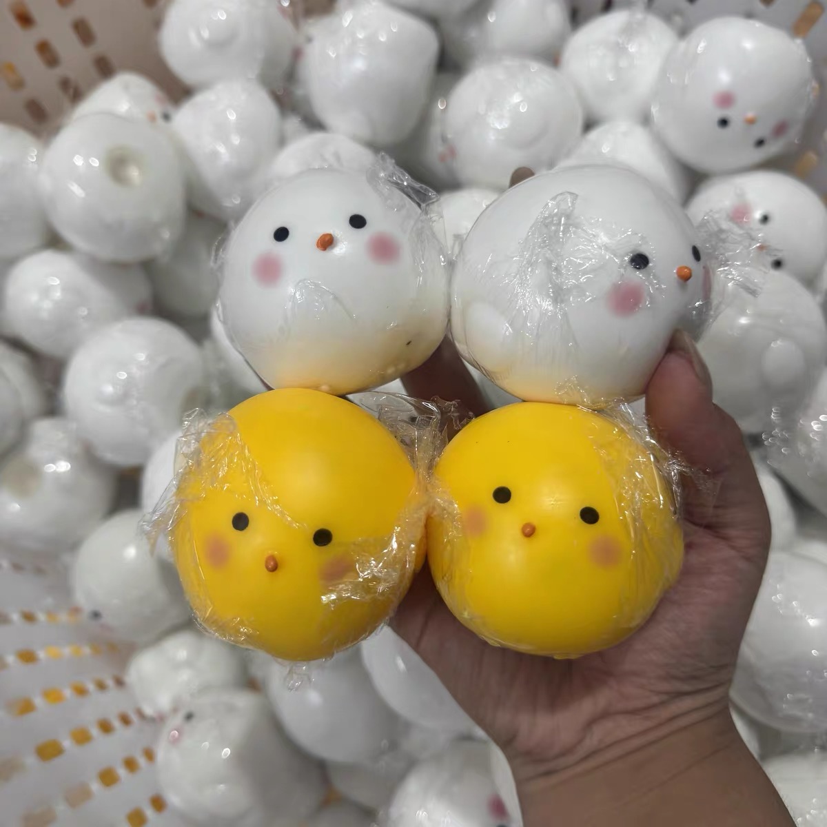 ลูกบอลกรุบกรอบรูปไก่ตัวน้อยสีเ - Party Games Game บทวิจารณ์และราคา